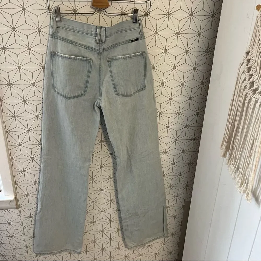 KanCan Light Wash High Rise Straight Jean Distressed